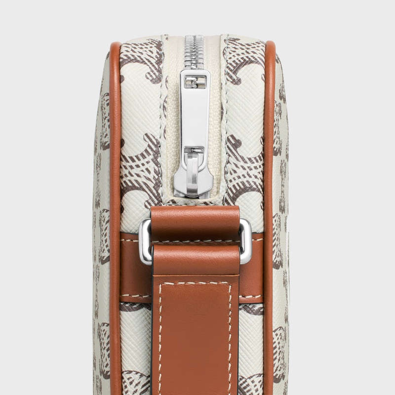 Celine Medium Bag In Triomphe Kanvas With Celine Print Postacı Çantası Kahverengi | CL-591857